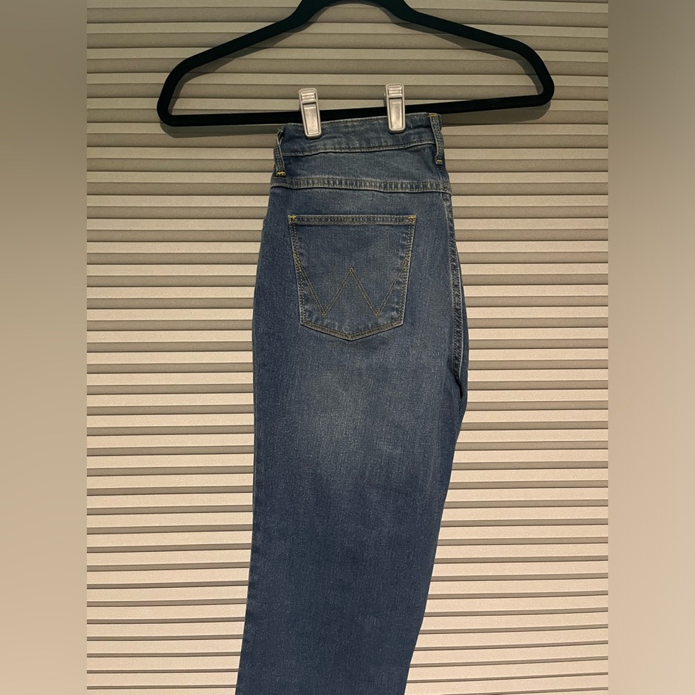 Wrangler high rise true straight jeans.